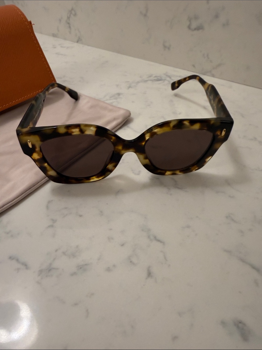 Tory Burch Miller Pushed Square Tortoiseshell Sunglasses with Orange Case - Picture 6 of 6